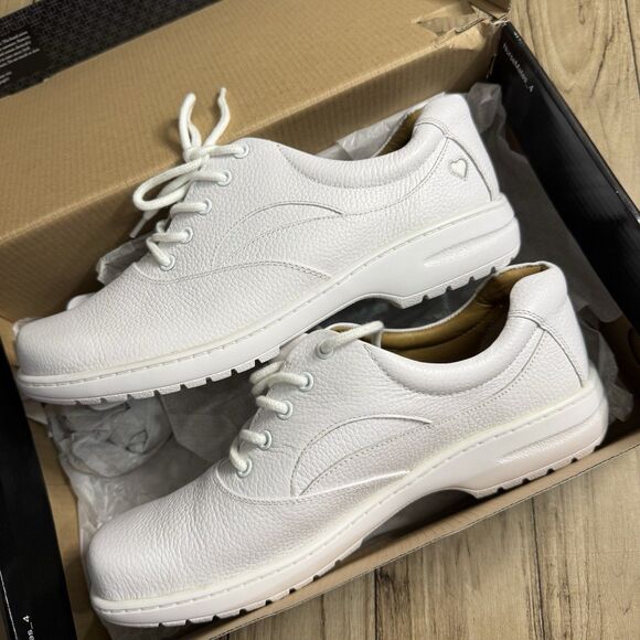 Nurse Mates Macie White Slip-resistant Size 9.5 Shoes - Picture 1 of 8